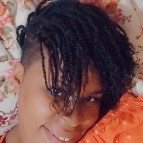 Meet your Posher, Stéphanie - Picture 1 of 1